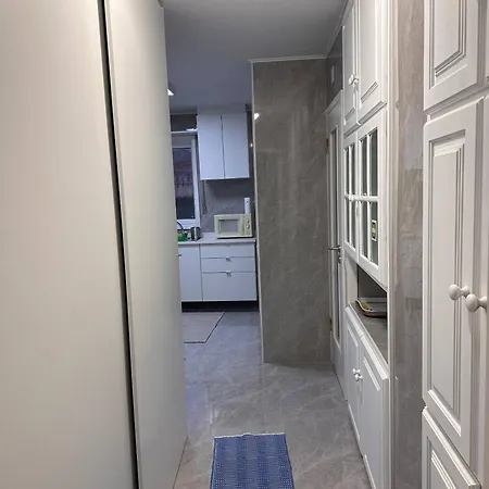 In Guest - Private Room, Shared Bathroom 2 波瓦－迪瓦尔津