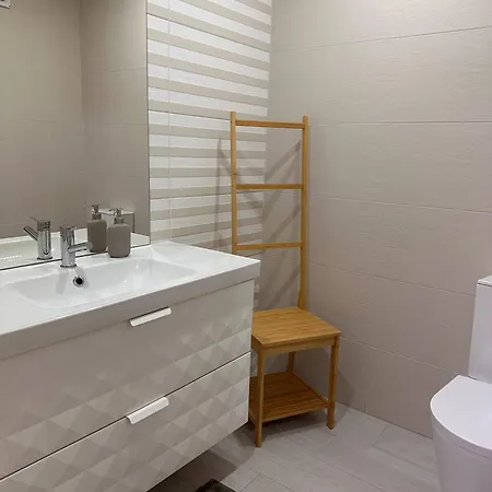 In Guest - Private Room, Shared Bathroom 2