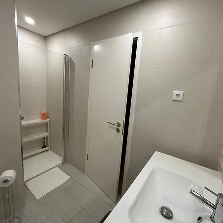 In Guest - Private Room, Shared Bathroom 2 Guest house *
